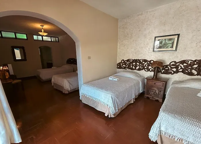 Tzanjuyú Historic - Lakefront Hotel