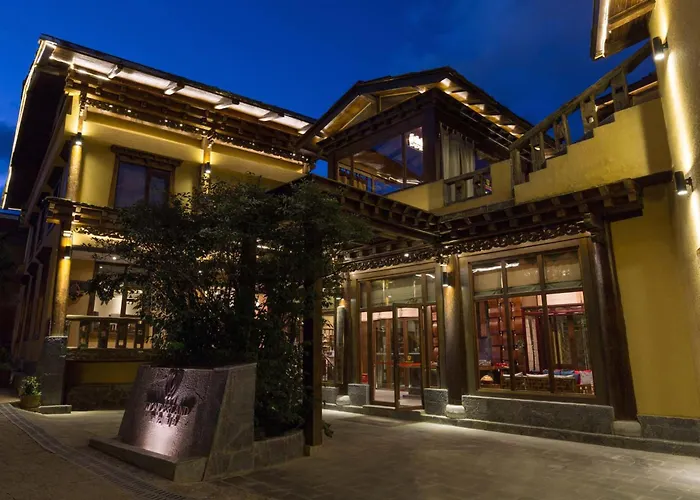 Shangri-La Moon Tibetan Boutique Hotel