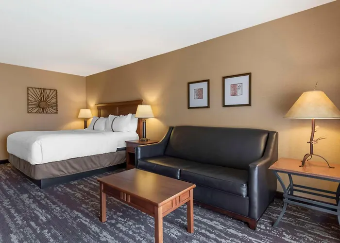 Best Western Premier The Lodge On Lake Detroit