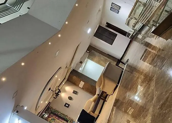 Tirupati Lodging And Celebration Hall
