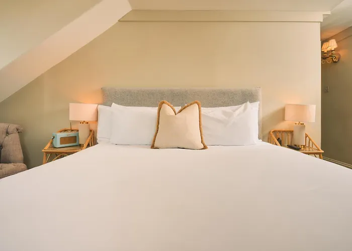 The Godolphin Hotel