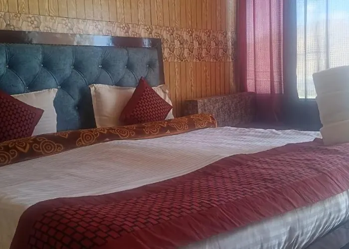 Soma Retreat Cottage, Pangong Lake