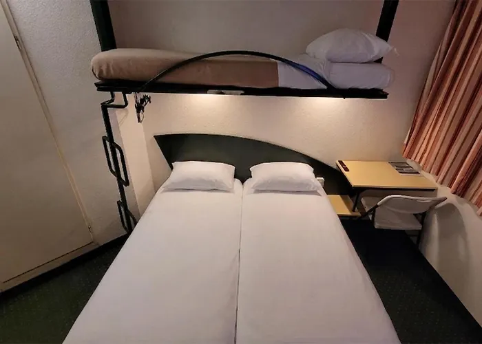 Good Night Hotel