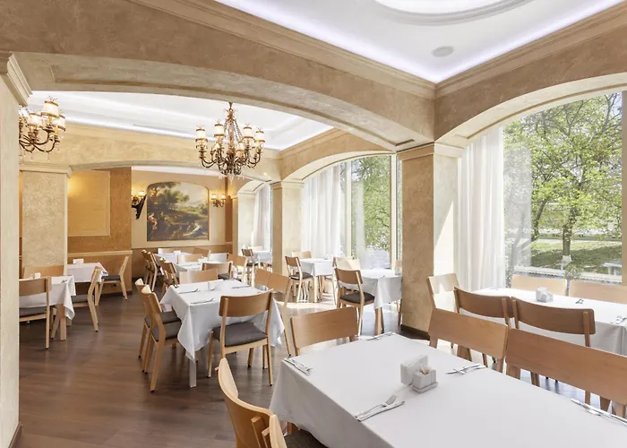 Alexandrovskiy Hotel
