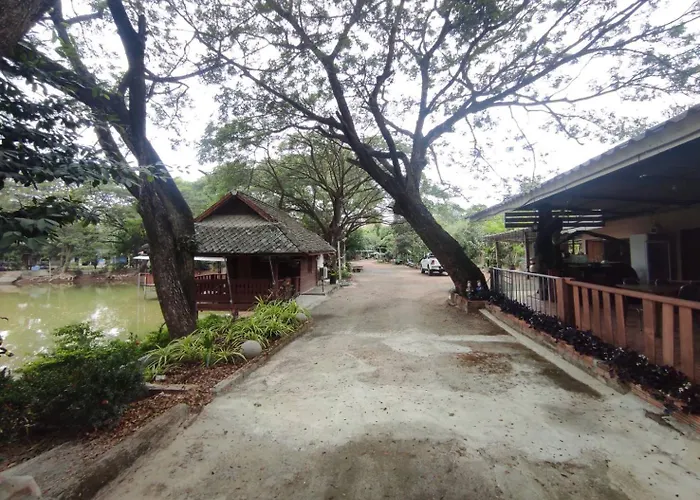 Baan Suan Ruen Chan Hom บ้านสวนเรือนจันทร์หอม