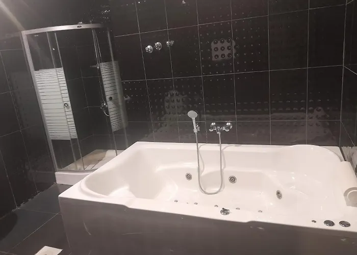 فندق ياسر الضلعي لى ريلاكس الفندقية-Yaser Aldhilay Le Relax Hotel