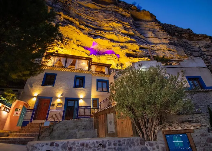 Xuq Hotels Alaxara