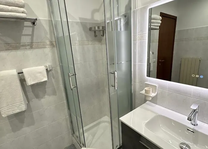 Hotel Bucaneve