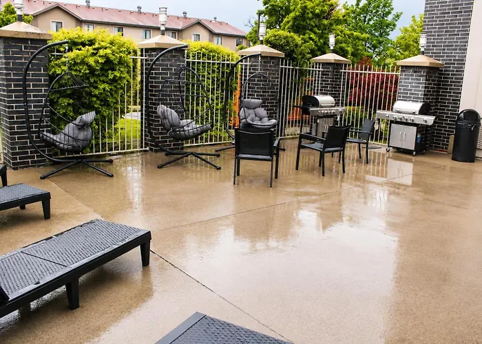 La Quinta By Wyndham Logan