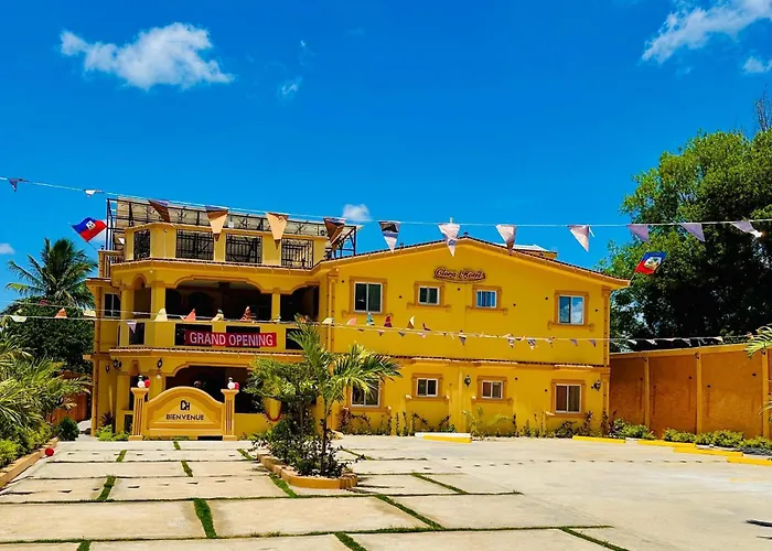 Clora Hotel