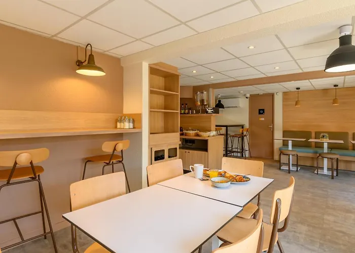 Premiere Classe Versailles - Saint Cyr L'ecole