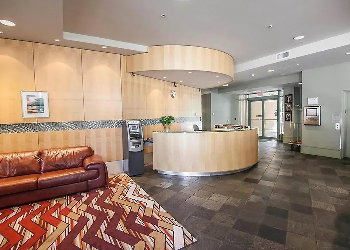 Comfort Hotel Vancouver Airport