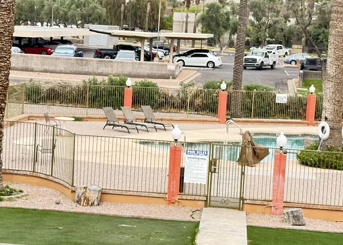 Howard Johnson By Wyndham Phoenix Airport/Downtown Area