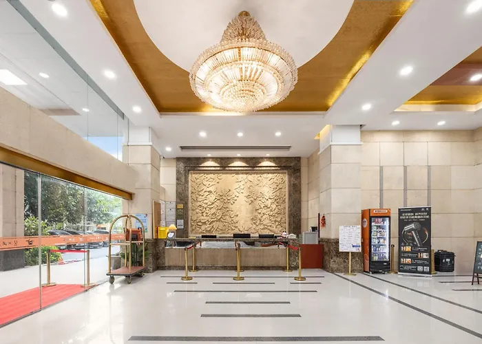 Pa Zhou Plaza Hotel