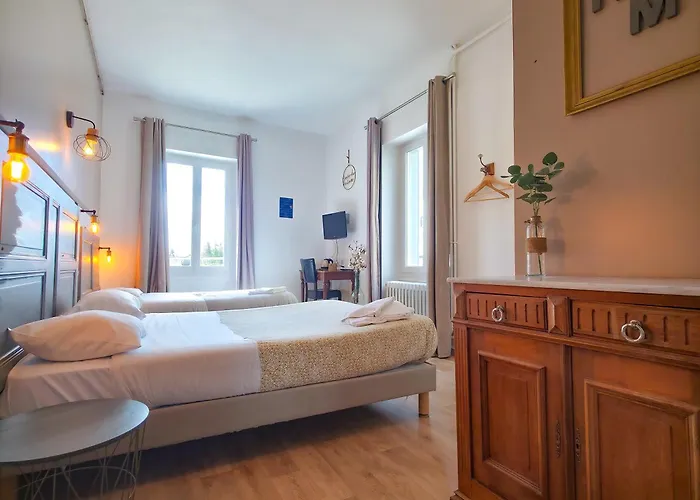Hotel Le Midi Clermont-Cournon