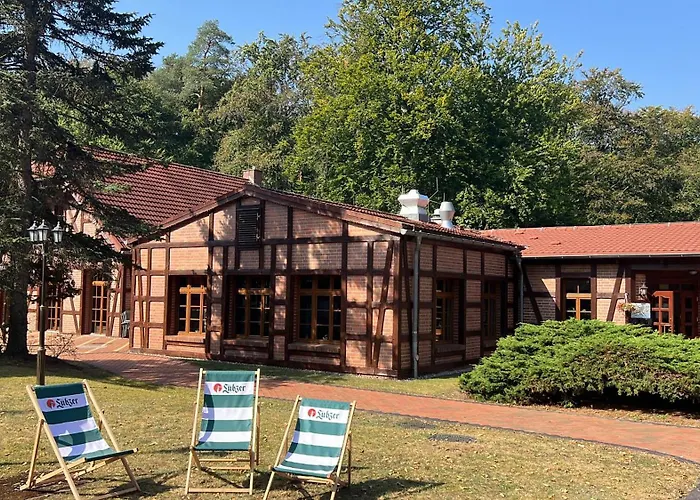Hotel Garni Jagdschloss Waldsee mit Frühstücksbuffet&Schlossküche für Selbstversorger