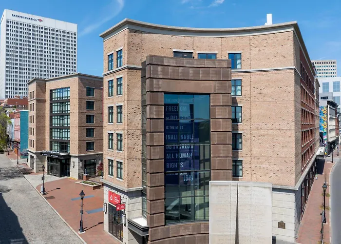 Courtyard By Marriott Richmond Downtown