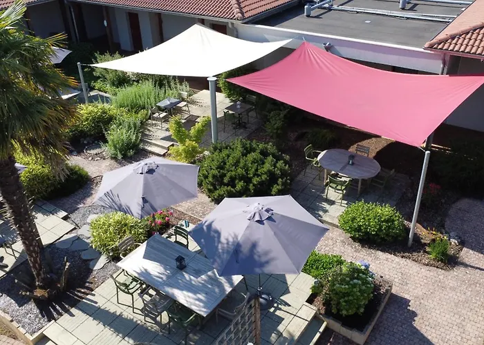 The Originals City, Le Patio Hôtel, Cholet Nord