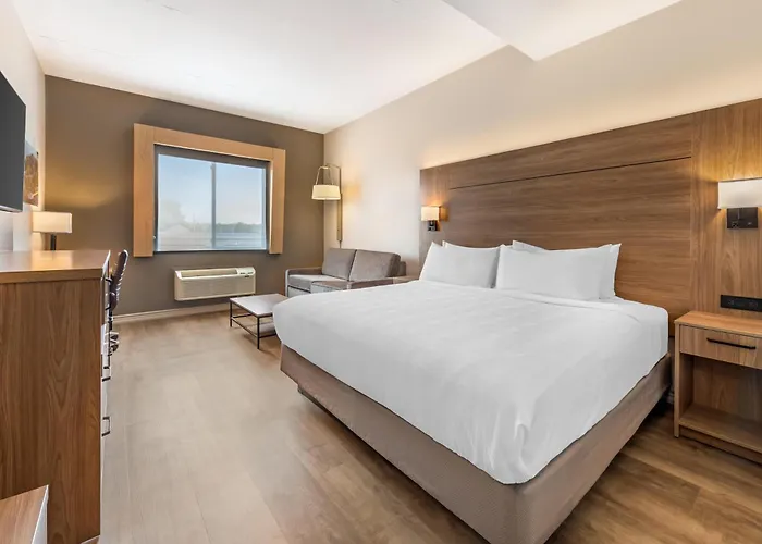 Best Western Plus 1000 Islands Hotel & Suites- Newly Renovated