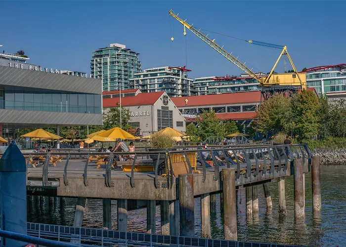 Coast Lonsdale Quay Hotel