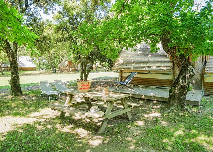 Lodges en Provence - Ecogîtes&Restaurant insolites