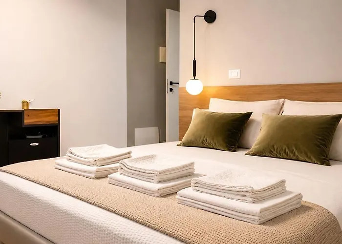 A Due Passi Dalla Scalinata Rooms Caltagirone