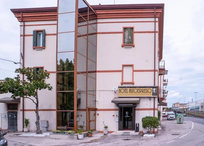 Hotel Autoespresso Venice - Atika & Atif