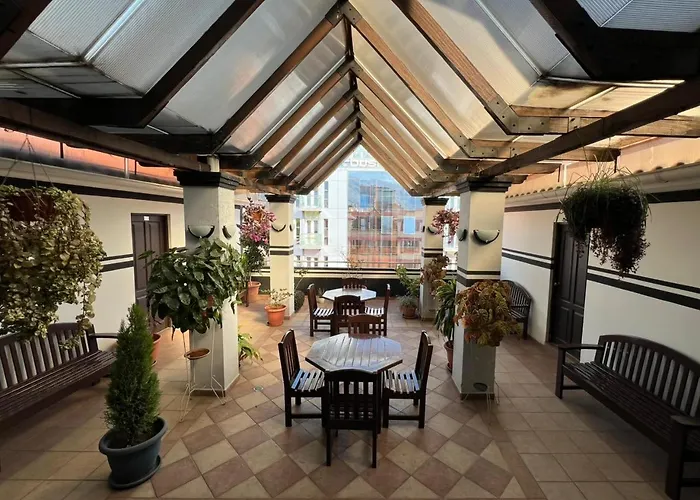 City Hotel