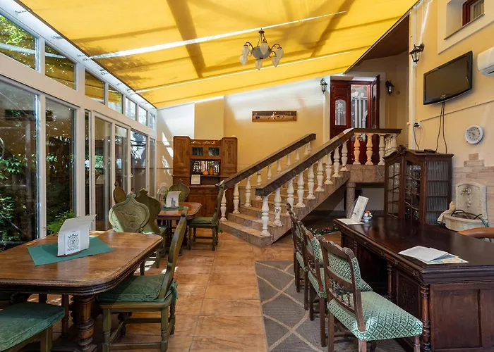 Illés Hotel