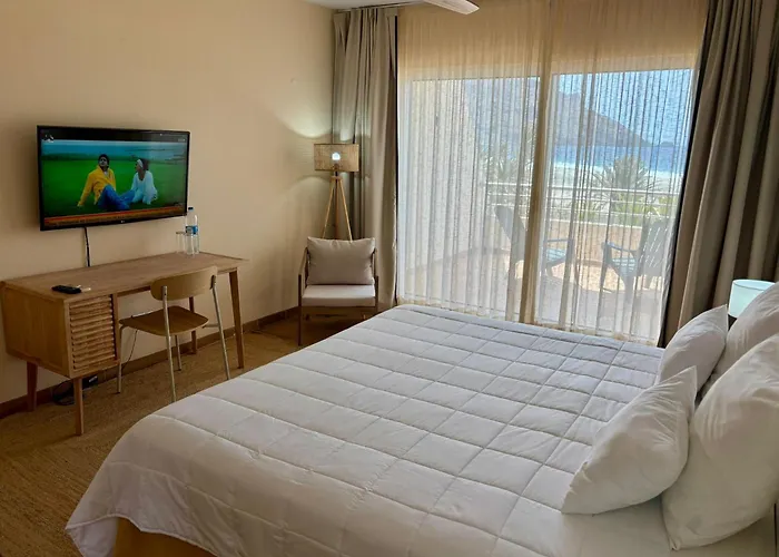 Lam Hotel Foya Branca