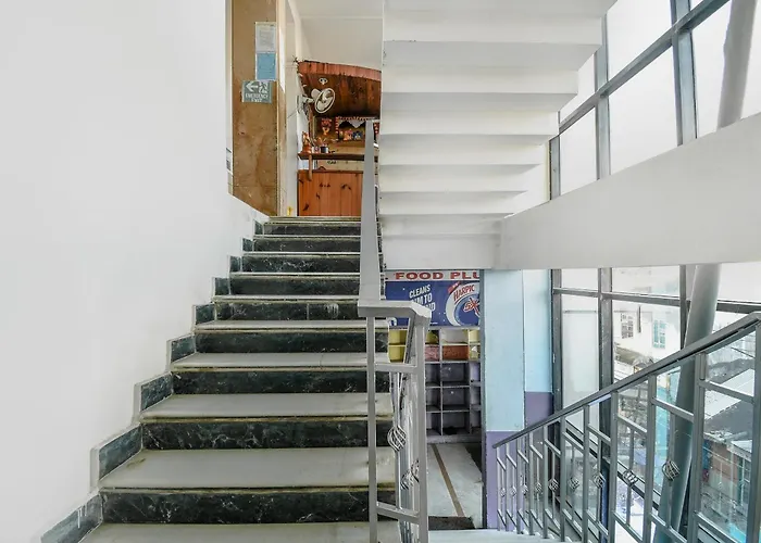 Oyo Flagship 71156 Hotel Jaybee'S