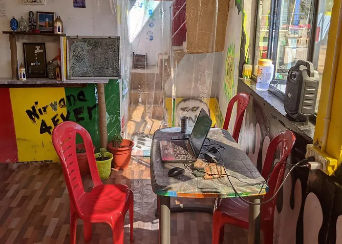 Spot On Hotel Moon Cafe And Homestay