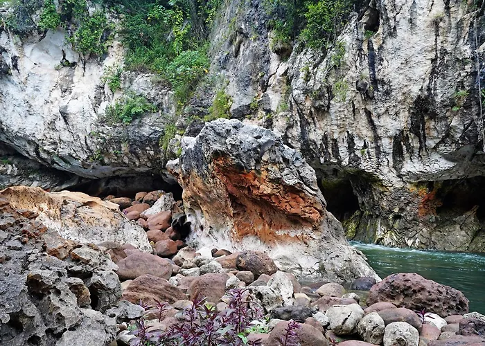 Oyo Homes 90916 Eco Tourism Geopark Rajamandala Homestay Syariah
