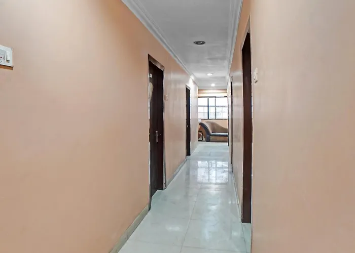 Capital O Convivial Hotel Amit Regency