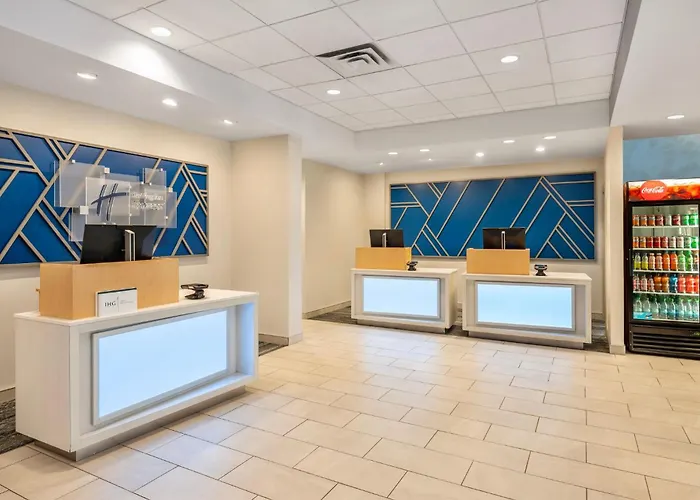 Holiday Inn Express Toronto Downtown By Ihg