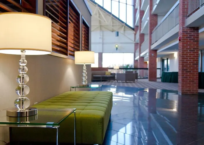 Holiday Inn Oakville Centre By Ihg