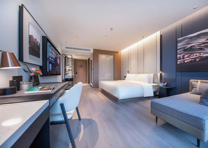 Atour Hotel Lianyungang Municipal Affairs Central University Town