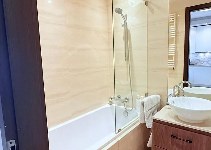 City Centre Platinum Towers Apartment