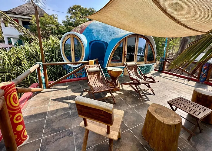 Beachfront Paradise Boutique Hotel - Alebrijes Jacuzzi Suits