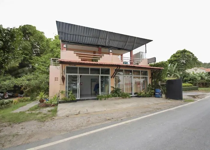 The Royhanna Beach House