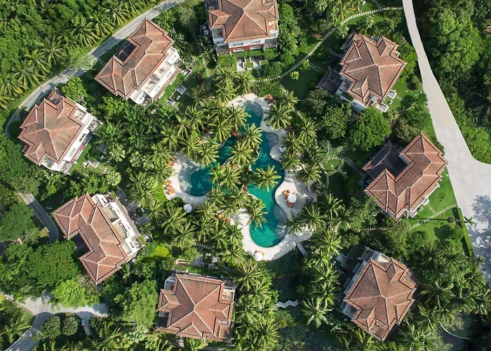 Grand Mercure & Spa Sanya Yalong Bay - Huayu Resort Hotel Enjoy A 20-Minute Massage Session