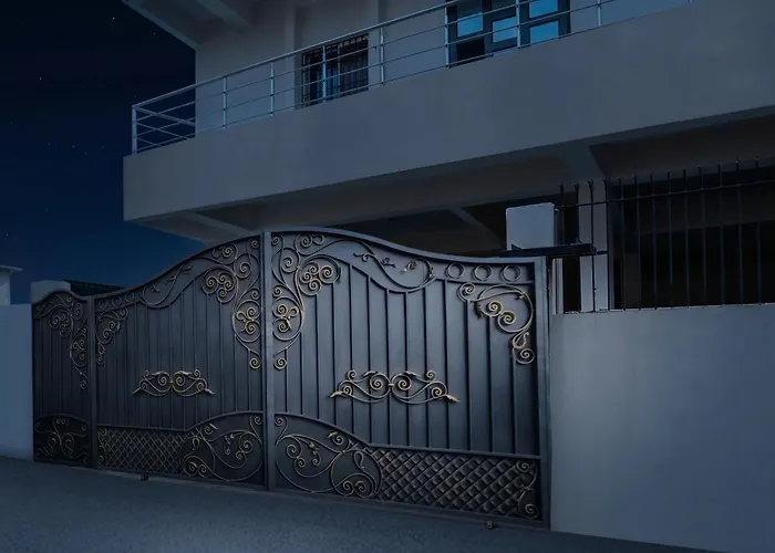 Super Collection O Danapur Near Railway Station