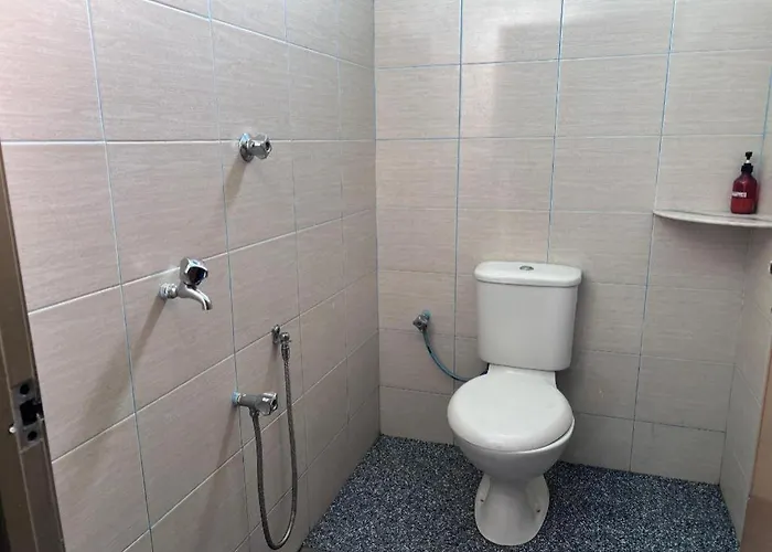 Oyo 90967 Homestay Chalet Warisan Siti