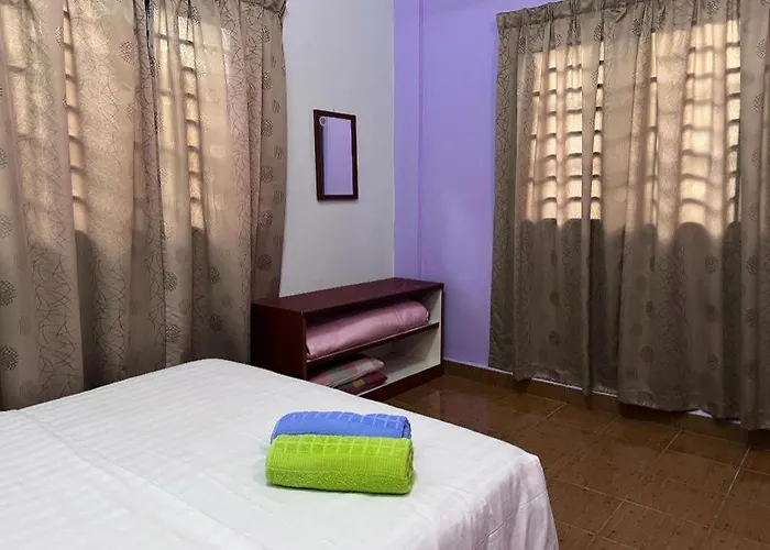 Oyo 90967 Homestay Chalet Warisan Siti