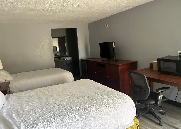 Home Town Inn