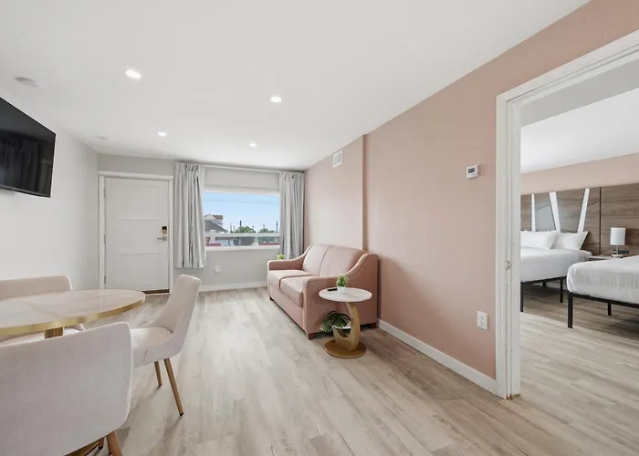 Pink Champagne Motel