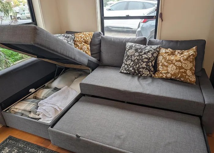 2-Bedroom Townhouse Next To The Hospital