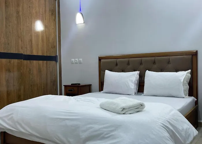 Hb Hotel