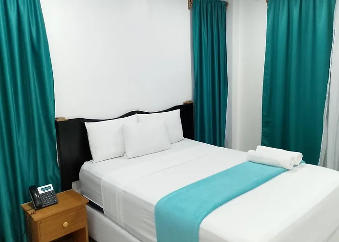 Hotel Mendoza Inn