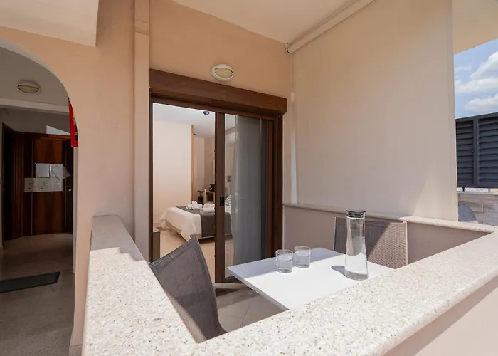 Meliton Inn Hotel & Suites By The Beach